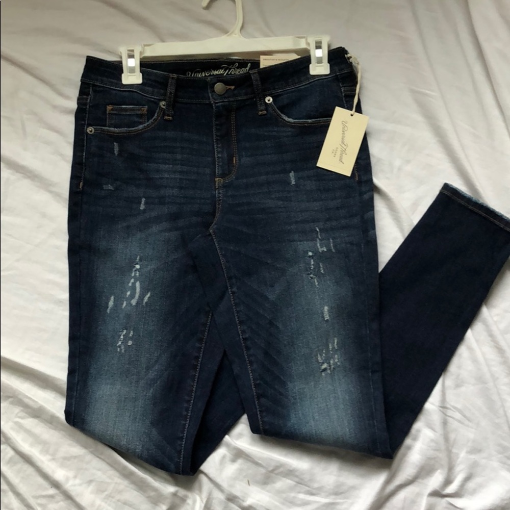 Universal Thread  New mid rise skinny jeans